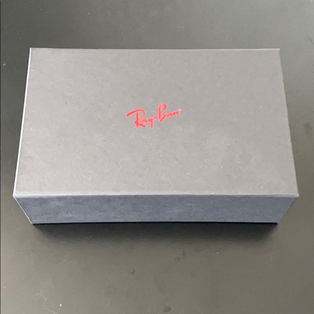Ray-Ban Black Magnetic Closer Sunglasses Box